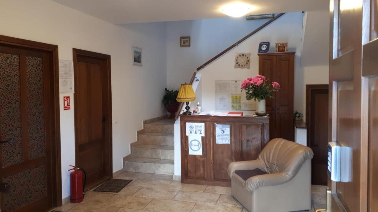 Casa Paduricea Ξενοδοχείο Dezmir Εξωτερικό φωτογραφία